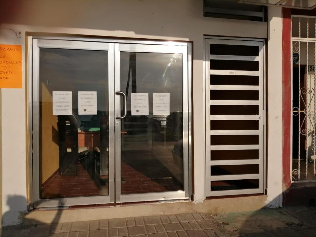 מזטלן Hotel Puerto Viejo מראה חיצוני תמונה